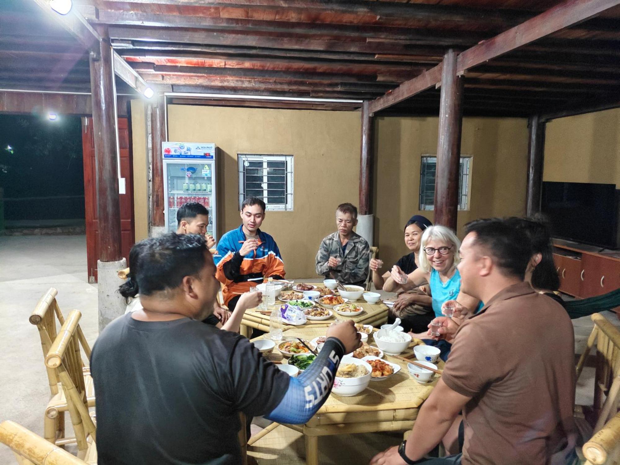 Nung An Homestay Quang Uyen Buitenkant foto