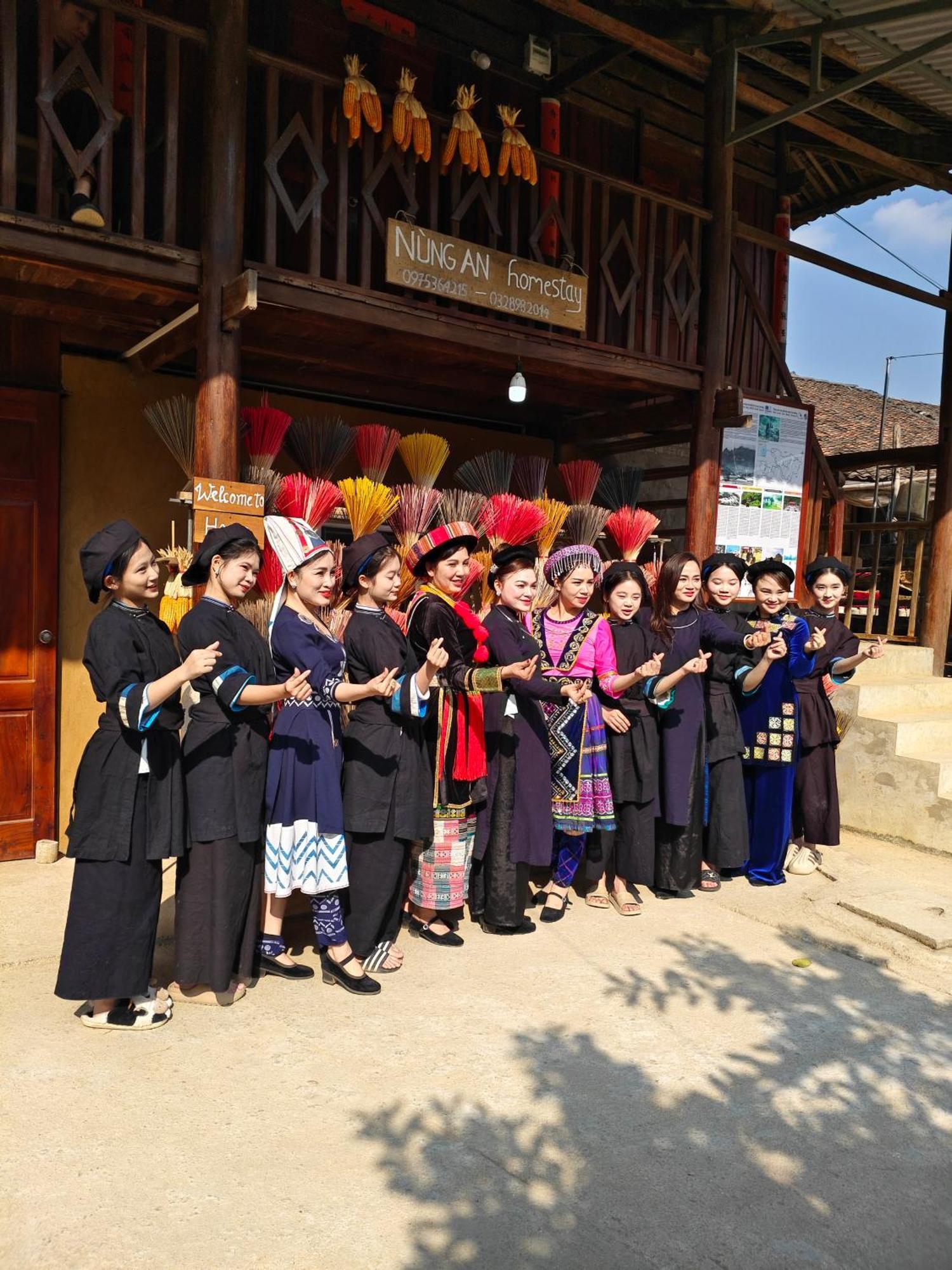 Nung An Homestay Quang Uyen Buitenkant foto